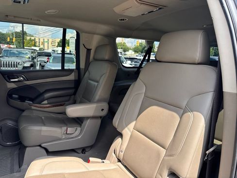 Used 2020 Chevrolet Suburban Premier RWD image 27