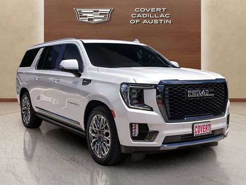 Used 2023 GMC Yukon XL Denali Ultimate AWD/4WD image 6