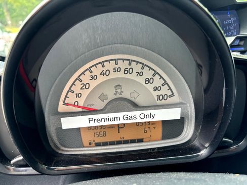 Used 2015 smart fortwo pure image 16