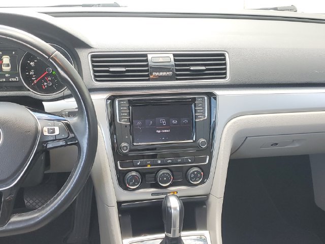 Used 2019 Volkswagen Passat 2.0T Wolfsburg FWD image 14