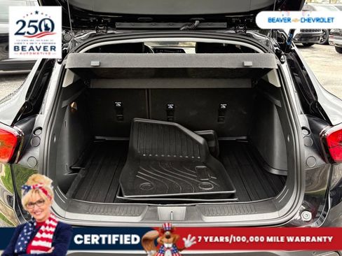 Used 2026 Chevrolet Trax ACTIV w/ Sunroof Package FWD image 11