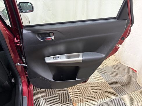 Used 2010 Subaru Impreza 2.5i Premium image 11