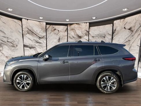 Used 2021 Toyota Highlander XLE image 6