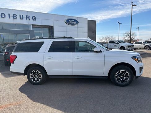 Used 2024 Ford Expedition Max XLT image 5