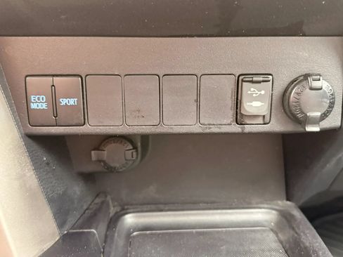 Used 2015 Toyota RAV4 XLE AWD/4WD image 21