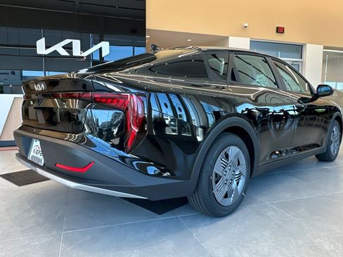 New 2026 Kia K4 LX image 3