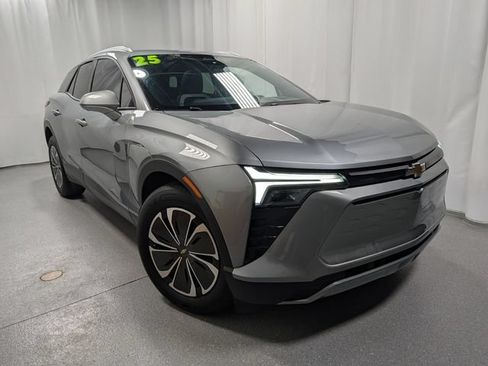 Used 2025 Chevrolet Blazer EV LT AWD/4WD image 2