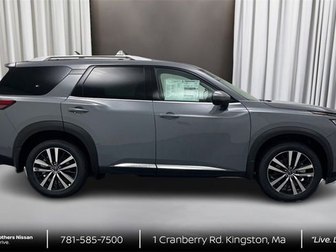 New 2025 Nissan Pathfinder Platinum w/ Cargo Package image 4