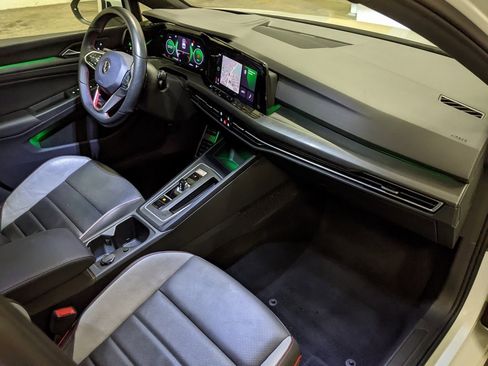 Used 2022 Volkswagen GTI Autobahn image 21