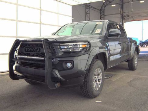 Used 2016 Toyota Tacoma SR5 w/ SR5 Appearance Package (SN) image 1
