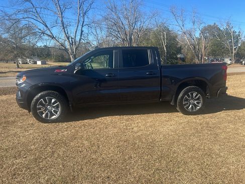 Used 2023 Chevrolet Silverado 1500 RST w/ Z71 Off-Road Package image 7