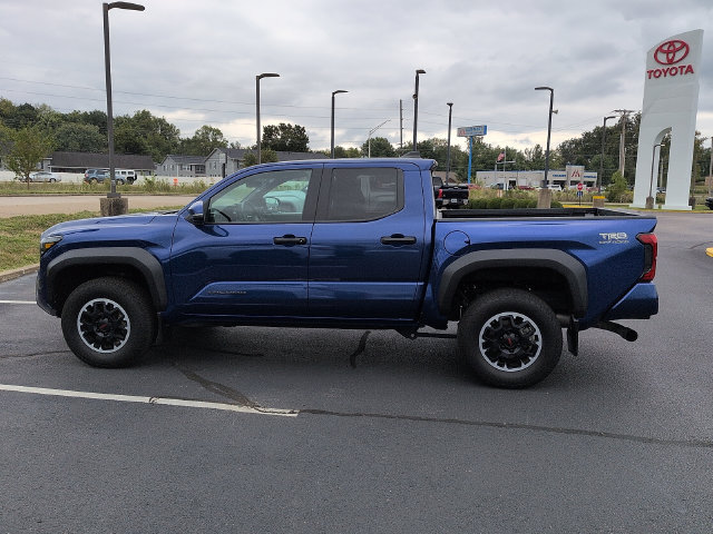 Used 2024 Toyota Tacoma TRD Off-Road w/ TRD Off Road Upgrade Package AWD/4WD image 4