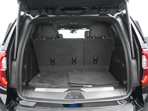 Used 2025 GMC Yukon Denali AWD/4WD image 11