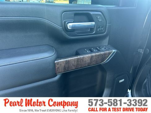 Used 2021 GMC Sierra 2500 Denali w/ Denali Black Diamond Edition image 9