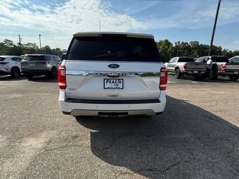 Used 2018 Ford Expedition XLT RWD image 4