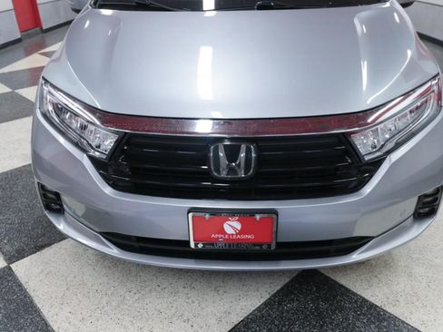 Used 2023 Honda Odyssey Touring image 4