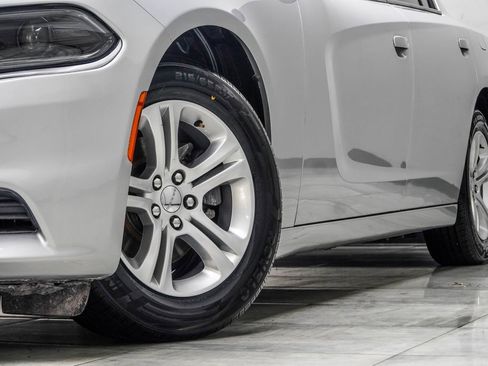 Used 2020 Dodge Charger SXT w/ Leather Interior Group RWD image 3