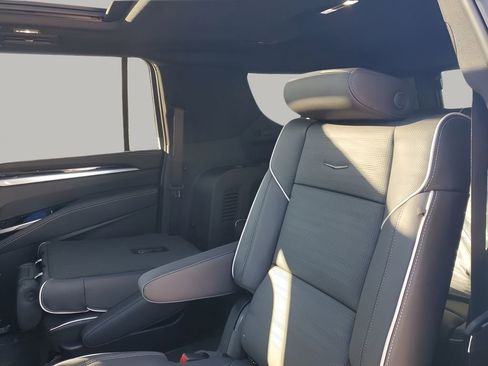 New 2026 Cadillac Escalade ESV Sport image 19