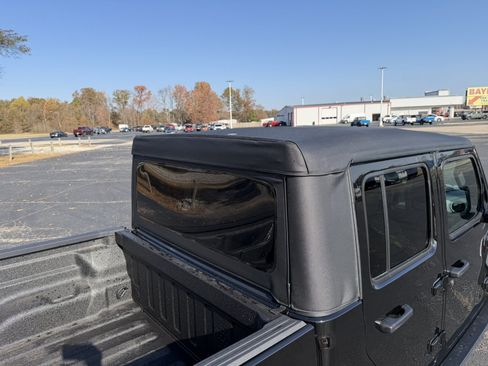 New 2026 Jeep Gladiator Sport AWD/4WD image 7
