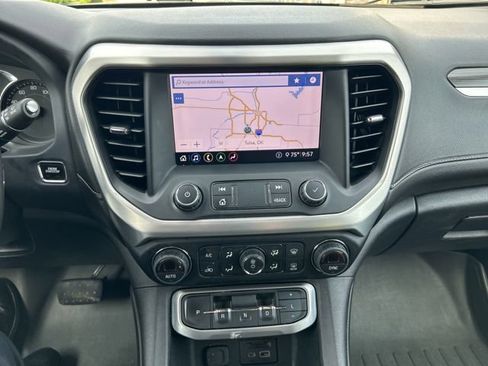 Used 2020 GMC Acadia SLT w/ Premium Package FWD image 17