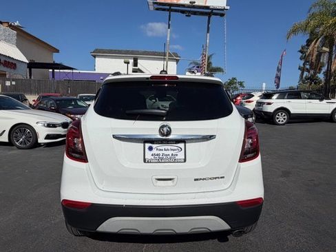 Used 2019 Buick Encore Essence FWD image 3