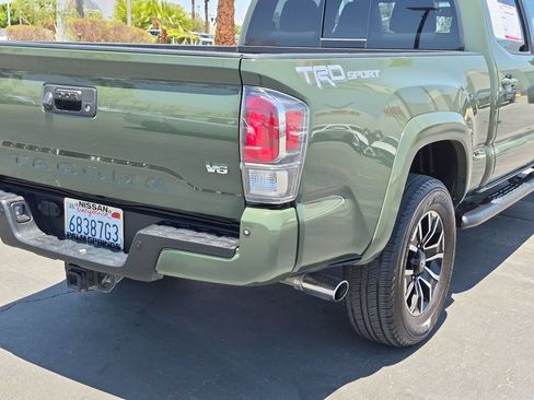 Used 2021 Toyota Tacoma TRD Sport w/ Technology Package RWD image 11