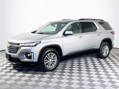 Used 2023 Chevrolet Traverse LT FWD image 4