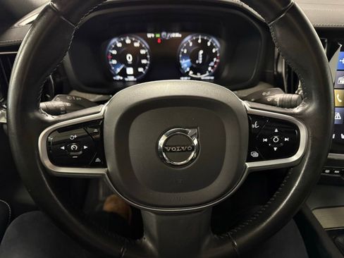 Used 2020 Volvo S60 T6 Inscription image 11