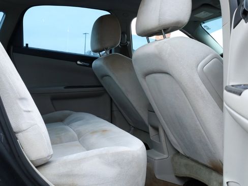 Used 2016 Chevrolet Impala LT w/ LT Sunroof Package image 26