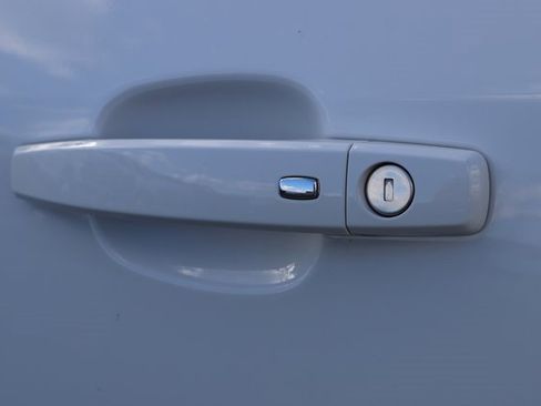 Used 2021 Chevrolet Trax LT w/ Redline Edition image 8