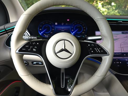 Used 2023 Mercedes-Benz EQS 580 4MATIC SUV image 35