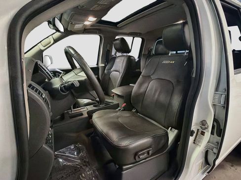 Used 2018 Nissan Frontier PRO-4X w/ Pro-4x Luxury Package AWD/4WD image 13