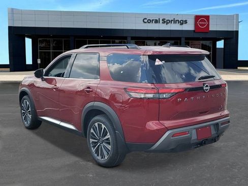 New 2026 Nissan Pathfinder Platinum FWD image 2
