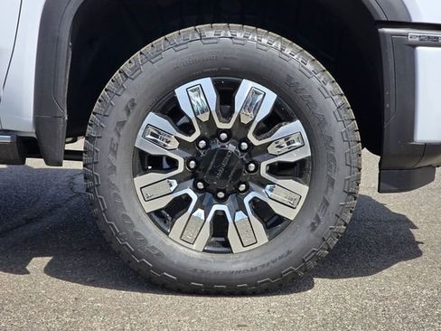 New 2026 GMC Sierra 2500 Denali w/ Denali Reserve Package AWD/4WD image 9