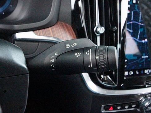 Certified 2023 Volvo S60 T8 Plus image 18