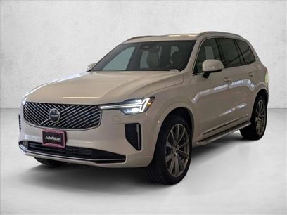 New 2025 Volvo XC90 B5 Core w/ Protection Package Premier