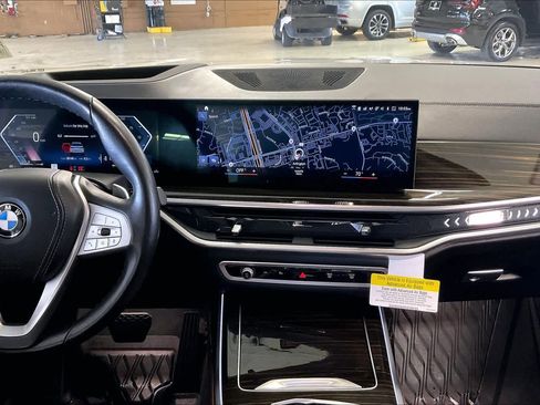 Certified 2023 BMW X7 xDrive40i w/ Premium Package image 7