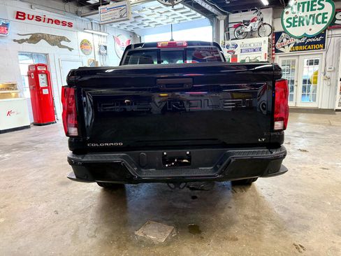 Used 2023 Chevrolet Colorado LT w/ LT Convenience Package image 4