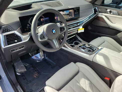 New 2026 BMW X7 xDrive40i w/ Executive Package image 18