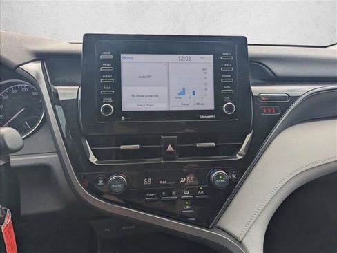 Used 2022 Toyota Camry LE FWD image 11