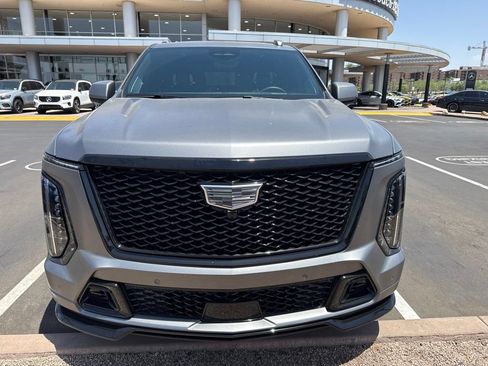 Used 2026 Cadillac Escalade V w/ LPO, Onyx Lite Package AWD/4WD image 2