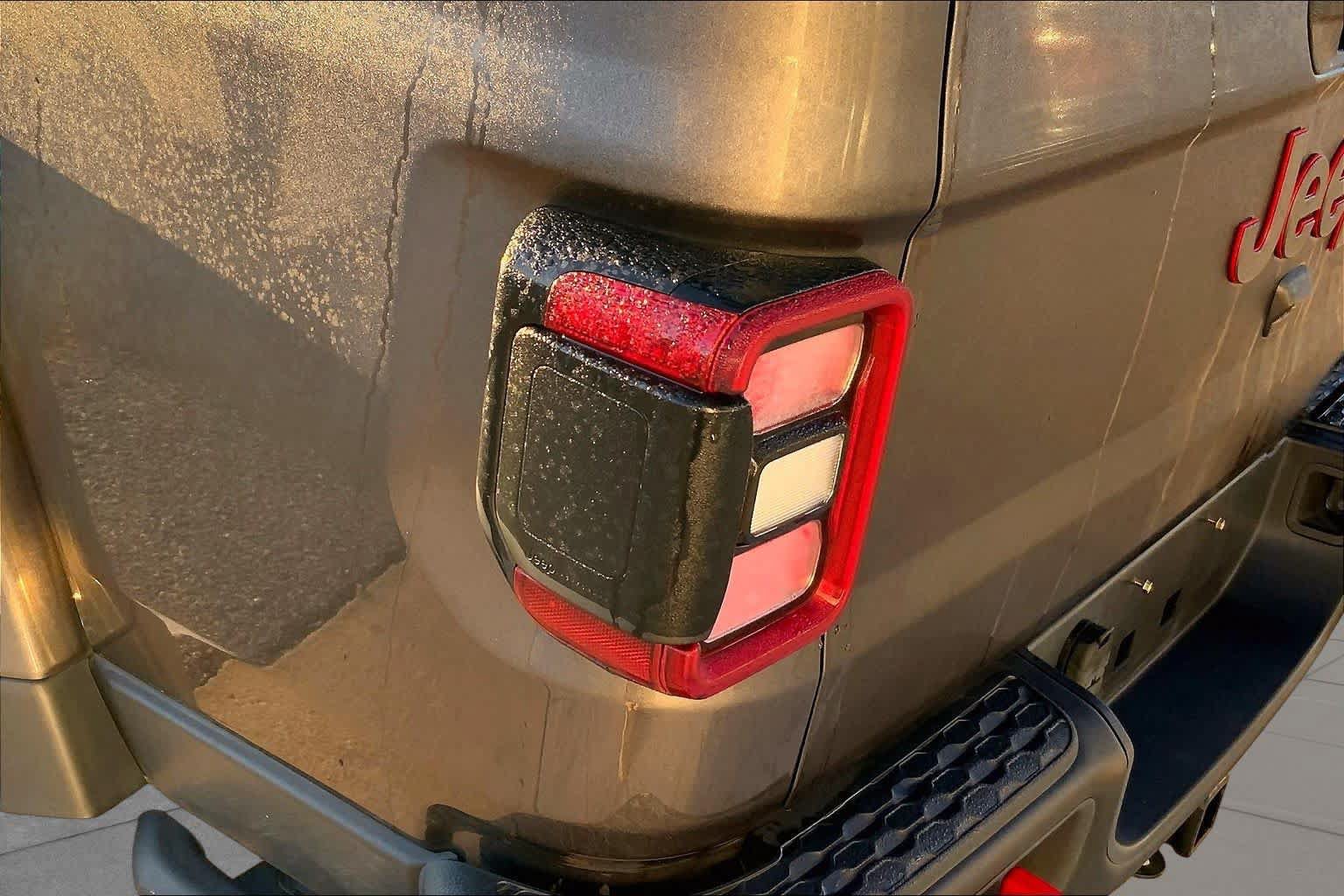 Used 2023 Jeep Gladiator Rubicon w/ LED Lighting Group AWD/4WD image 25