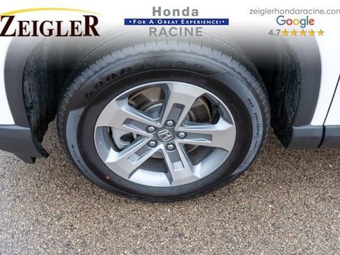 Used 2025 Honda Pilot EX-L image 11