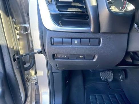 Used 2021 Nissan Rogue SL w/ Premium Package image 14