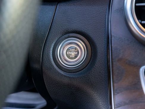 Used 2020 Mercedes-Benz GLC 300 image 29