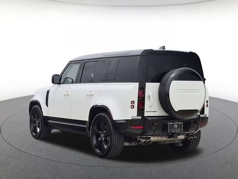 Used 2025 Land Rover Defender 110 X-Dynamic SE AWD/4WD image 7
