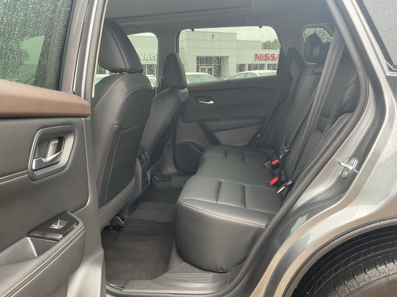 Used 2023 Nissan Rogue SL w/ SL Premium Package FWD image 11