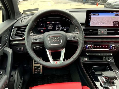 Certified 2025 Audi SQ5 Prestige image 5