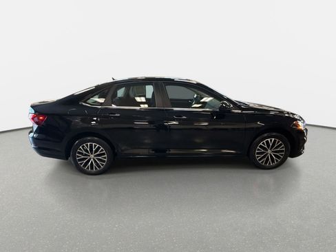 Used 2020 Volkswagen Jetta SE image 4