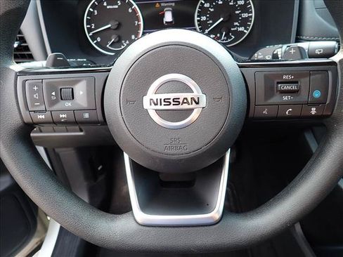 Used 2021 Nissan Rogue SV AWD/4WD image 11